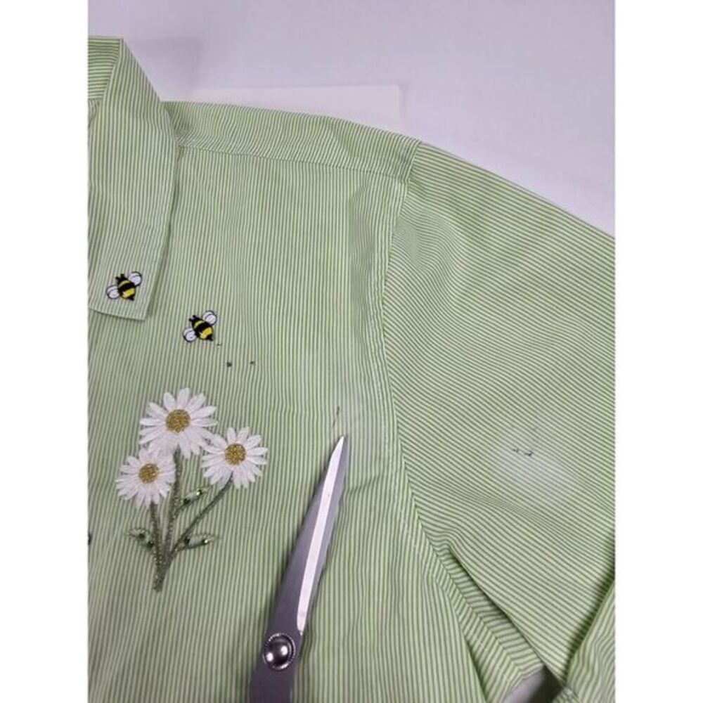 Tia Designs Shirt Green Gingham Womens 2X Bee Floral Embroiderd CottageCore‎ - Picture 5 of 16